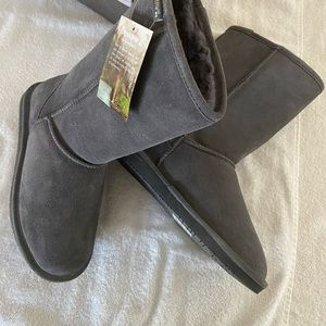 Woman’s Bear Paw Boots